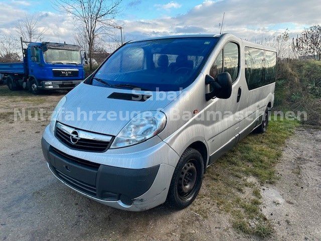 Opel Vivaro Bus 9 Sitzer Klima AHK 8-Fach bereift