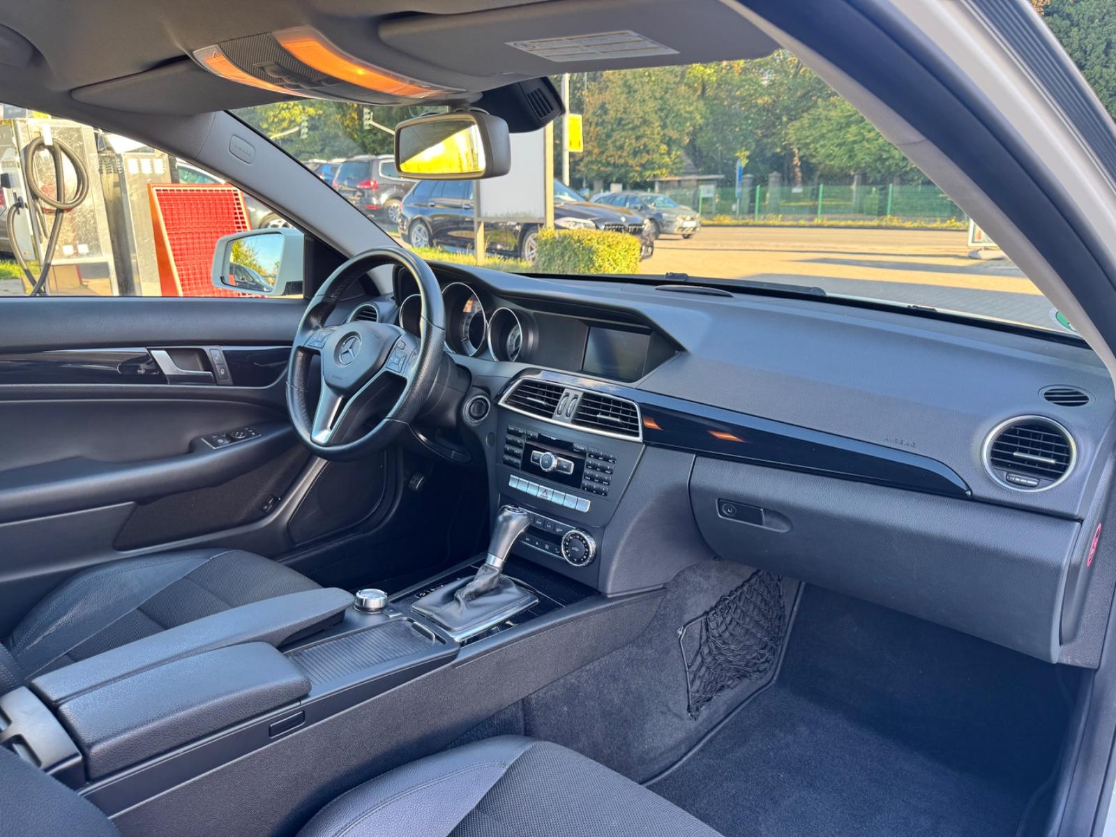 Mercedes-Benz C 180 C Coupe Navi /Automatik/Tempomat