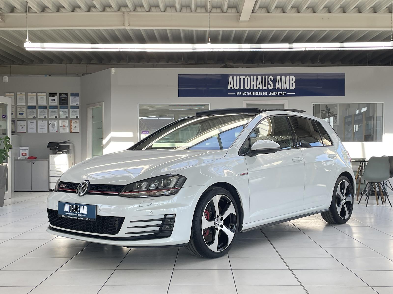 Volkswagen Golf GTI 2.0TSI DSG Dynaudio Pano Kamera BiXenon