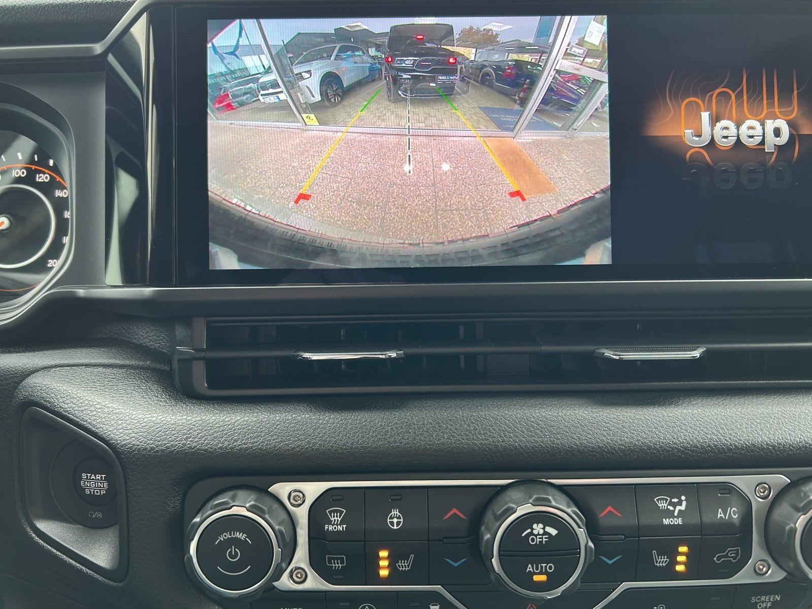 Fahrzeugabbildung Jeep Wrangler 3.6 Willys 4 Door 4x4 V6 SHZ/NAVI/AHK/L