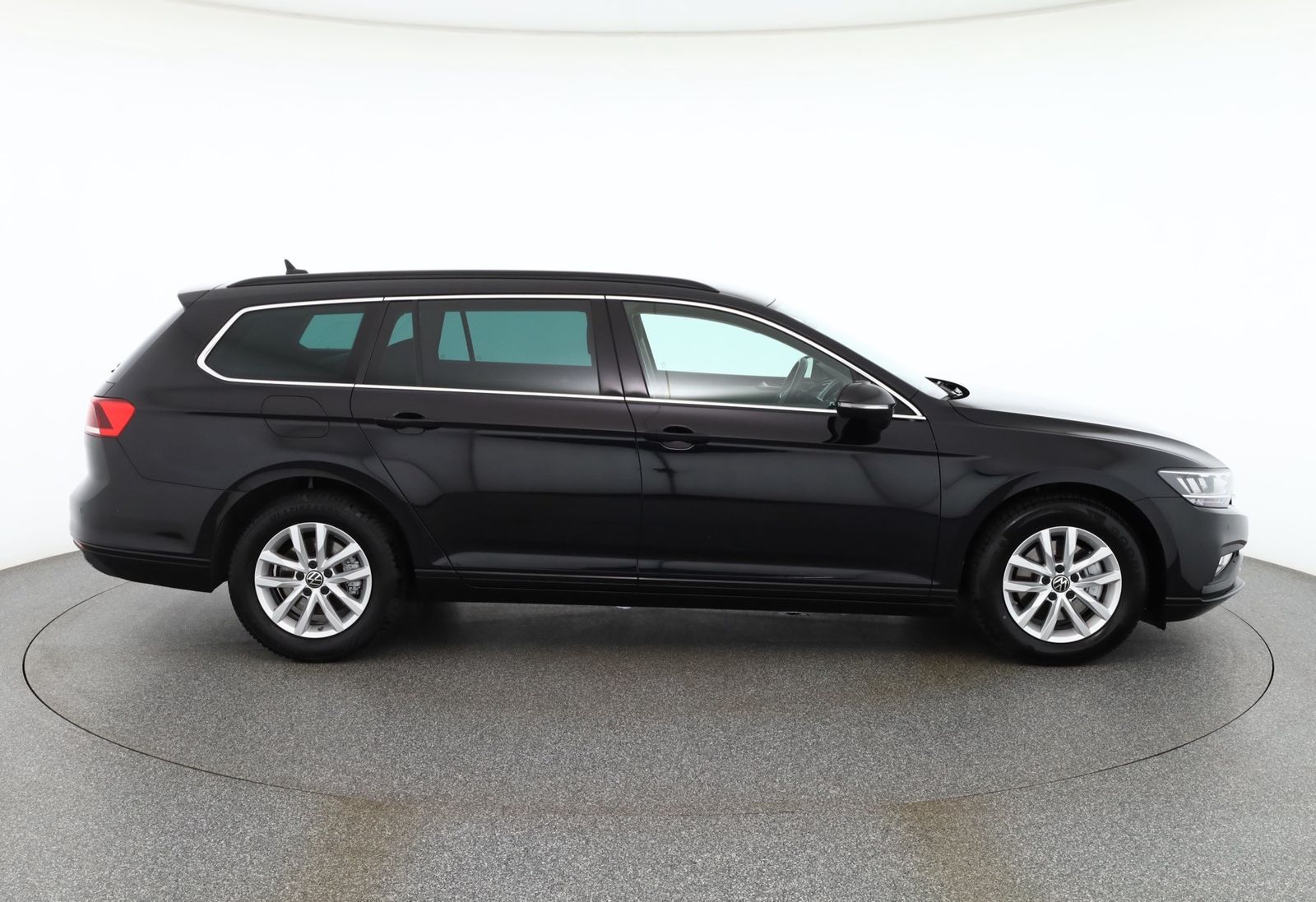 Volkswagen Passat Variant 1.5 TSI DSG Business LED Navi ACC foto 6