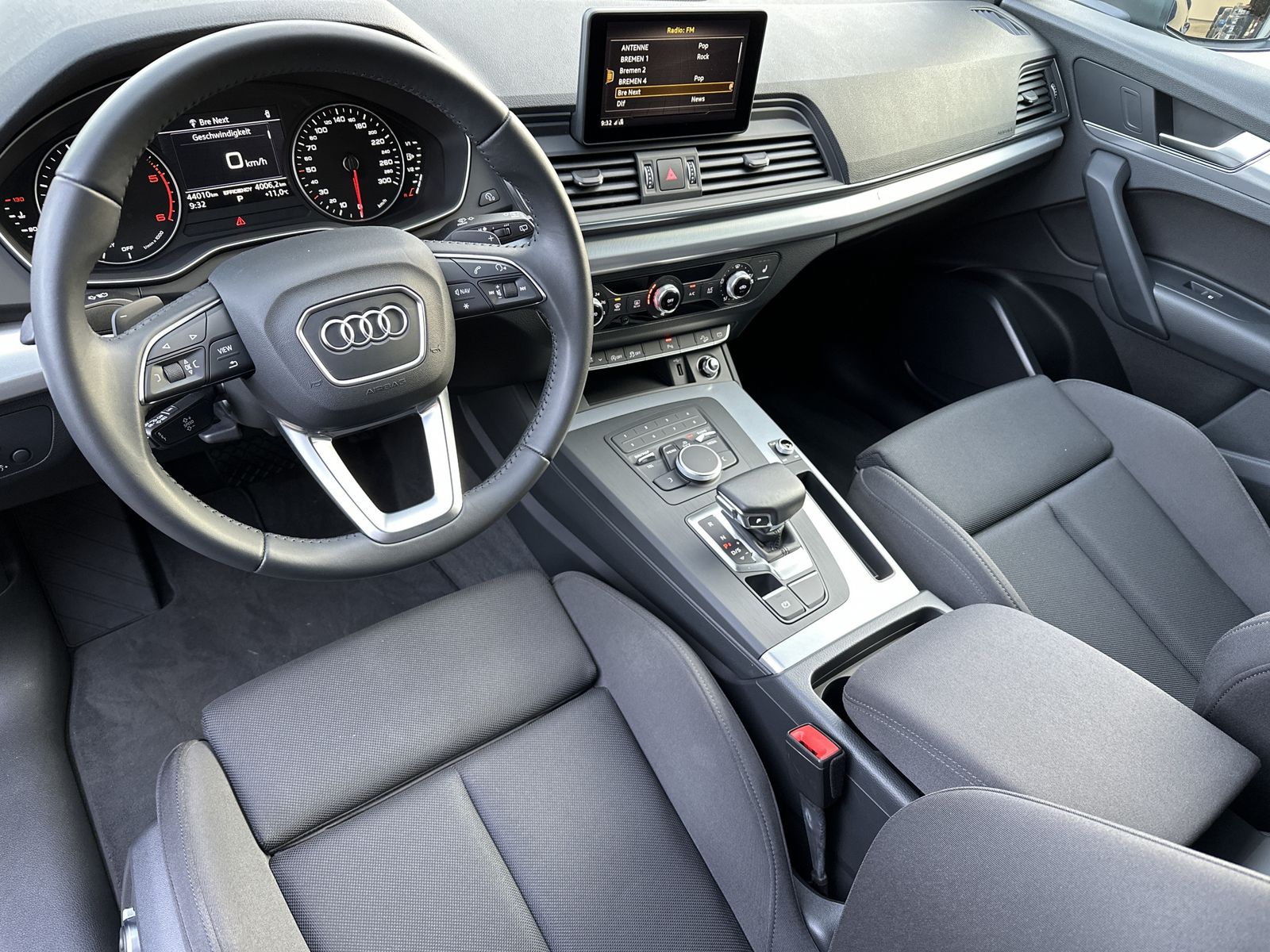 Fahrzeugabbildung Audi Q5 40 TDI Quattro S-Tronic Sport NAV+XEN+18ZO+PP