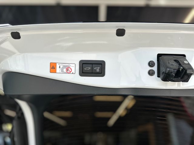 Toyota C-HR Hybrid 2,0l FWD Teamplayer *AHK*