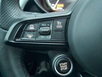 Alfa Romeo Giulia Veloce 2.0 Turbo 16V Q4 Kam.+KeyLess+SHZ