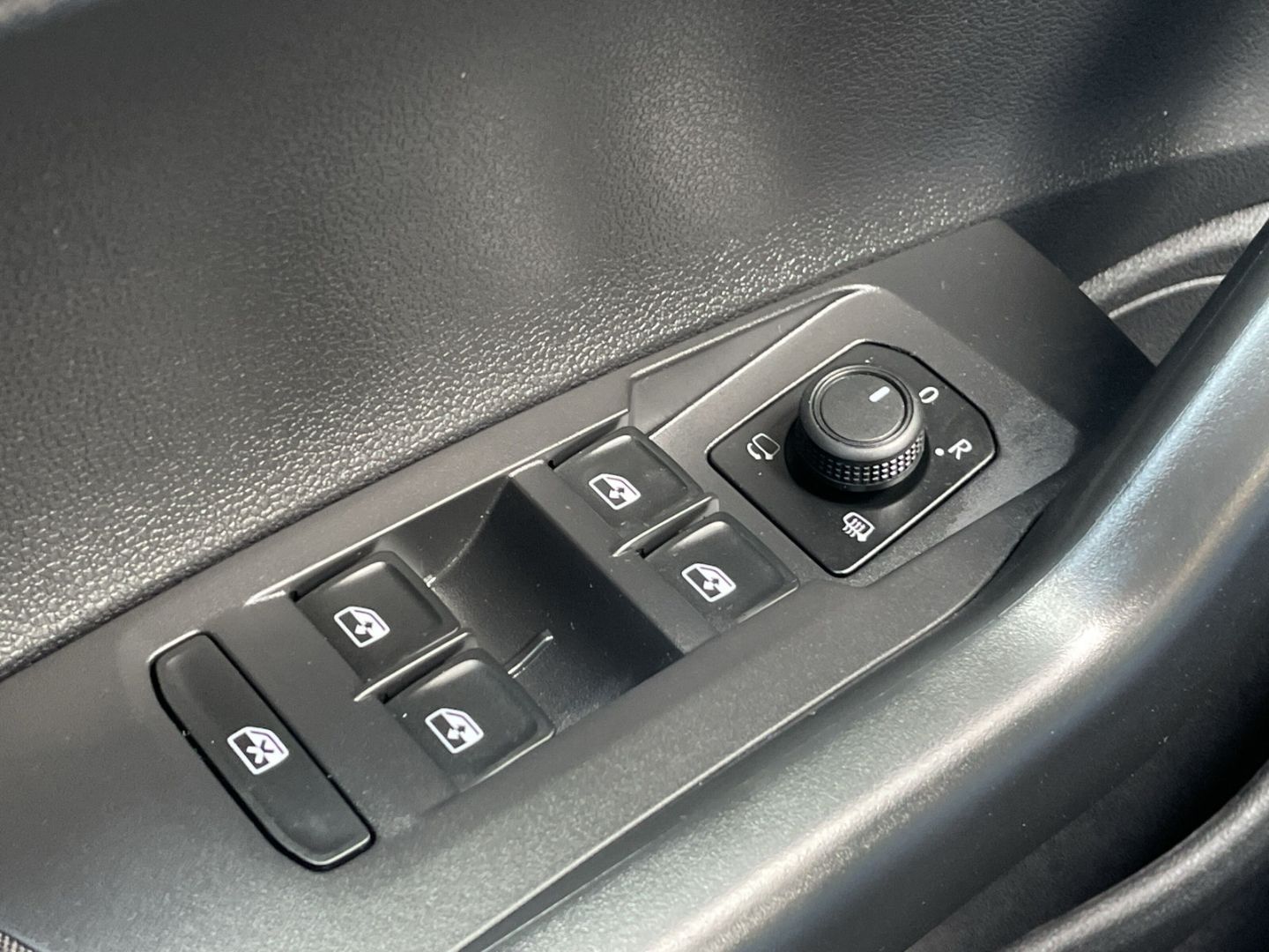 Polo 1.0 TSI Life LED/ACC/Travel/Navi/App-Connec