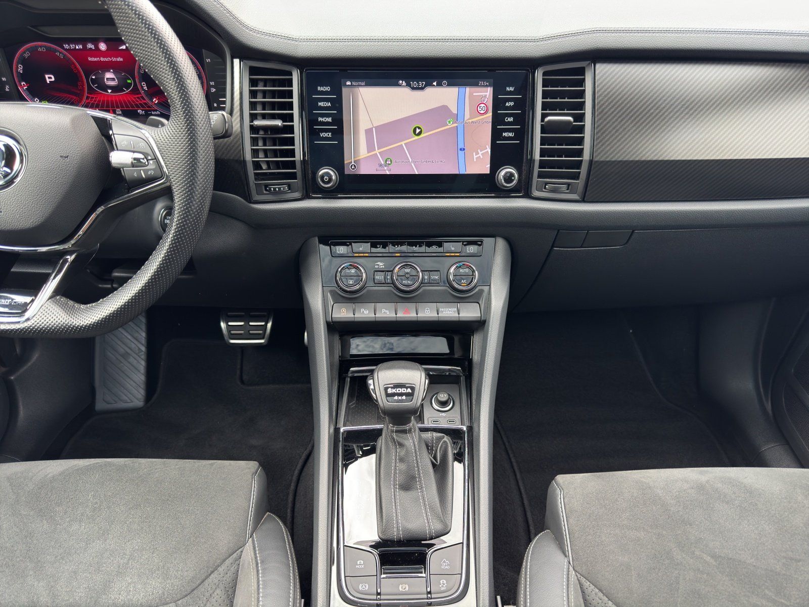 Fahrzeugabbildung SKODA Kodiaq 2.0 TDI Sportline 4x4/PANO/AHK/KAMERA/ACC