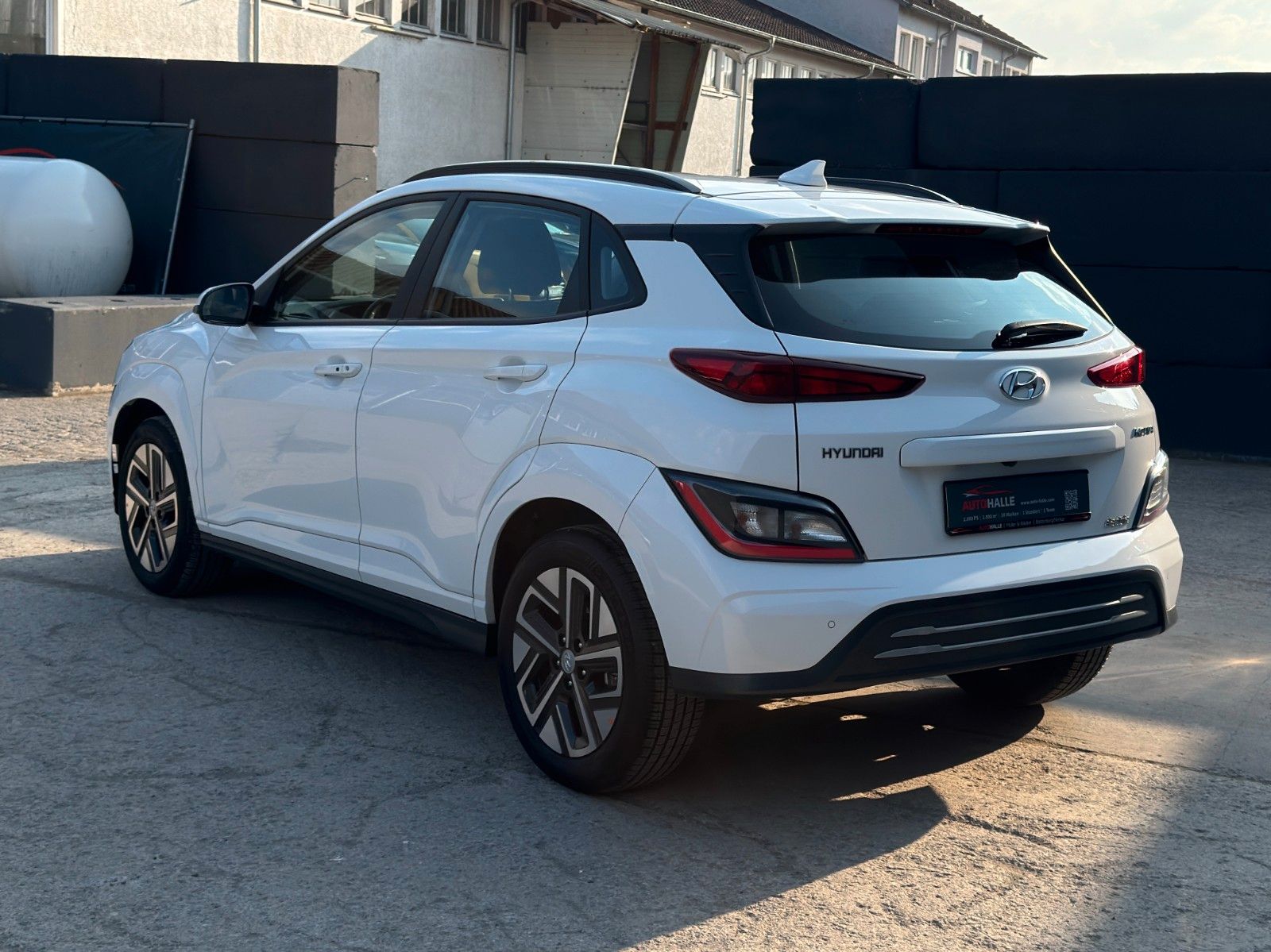 Fahrzeugabbildung Hyundai KONA E Select LKA ACC PDC SHZ LHZ Navi CarPlay