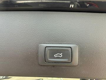 Audi A6 Avant 3.0 TDI quattro+S-Line+Xenon+Navi+e.HKL
