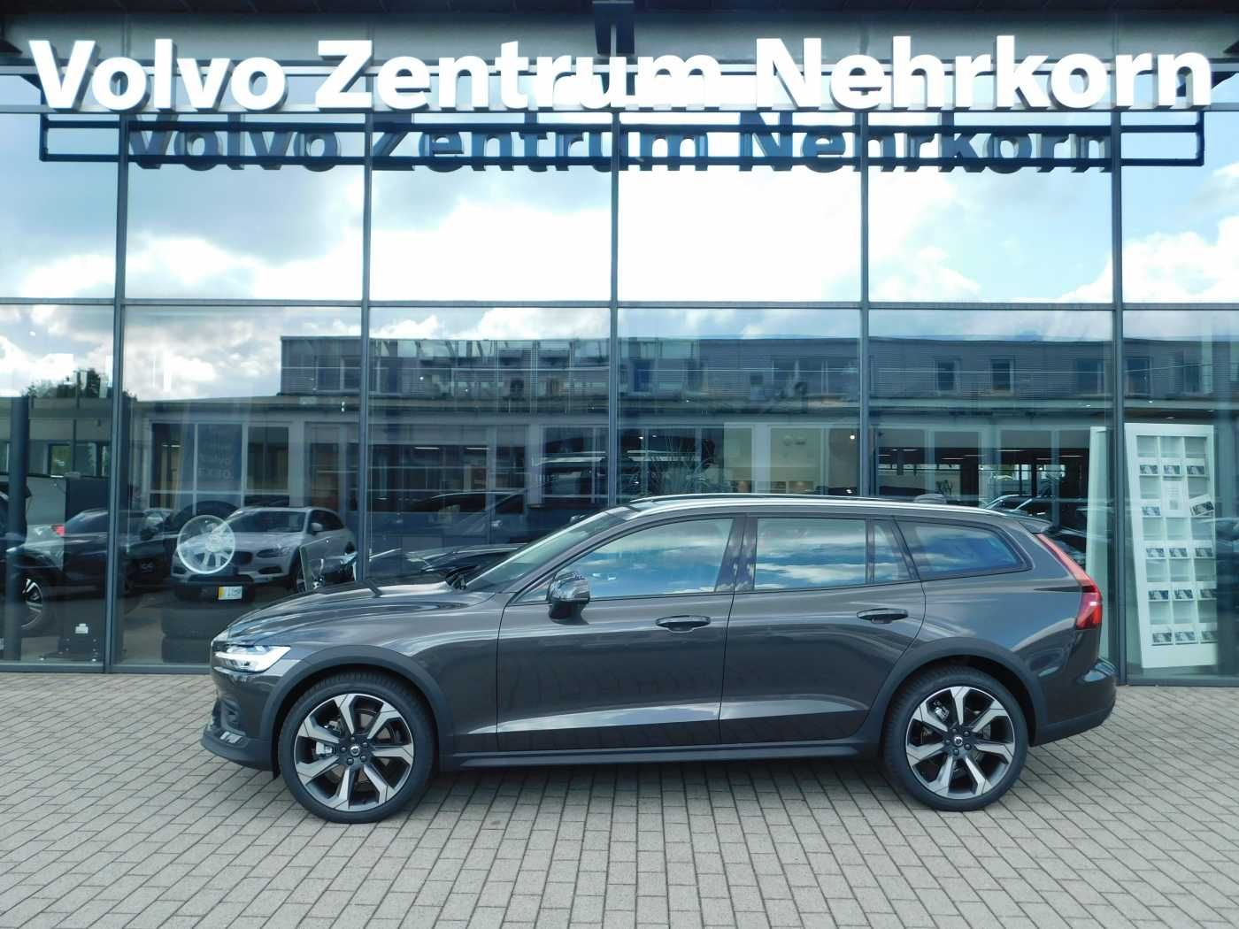 Fahrzeugabbildung Volvo V60 Cross Country B4 D AWD Ultimate