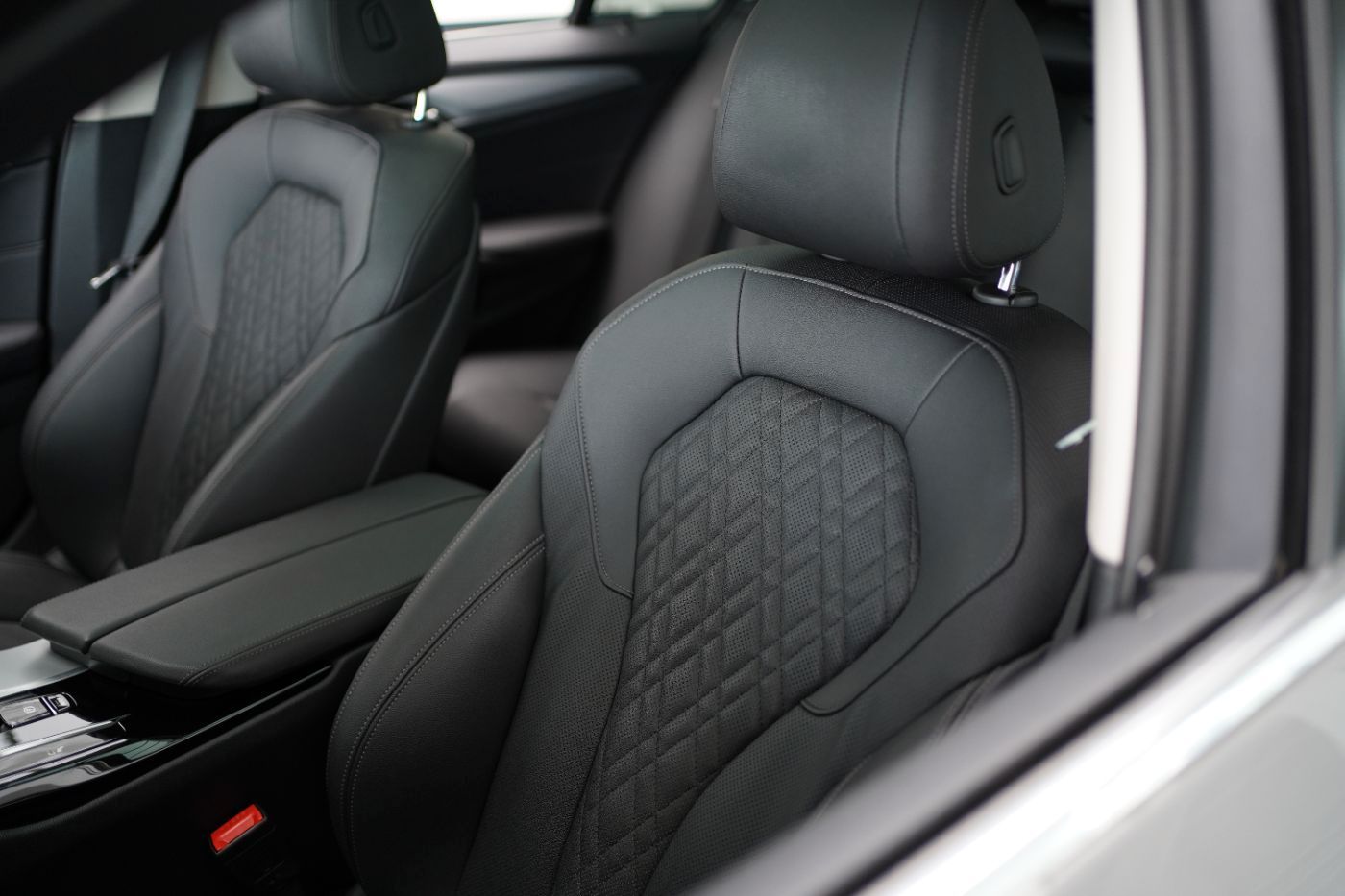 Fahrzeugabbildung BMW 520dA xDrive 3xKlima+Glasdach+LED+ParkAssist+AHK