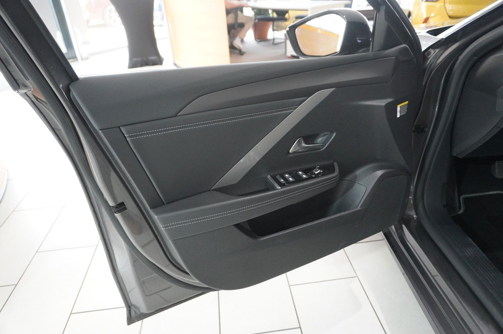 Fahrzeugabbildung Opel Astra L ST 1.2T GS SPORT NAVI/LED/360°/PANO./HUD