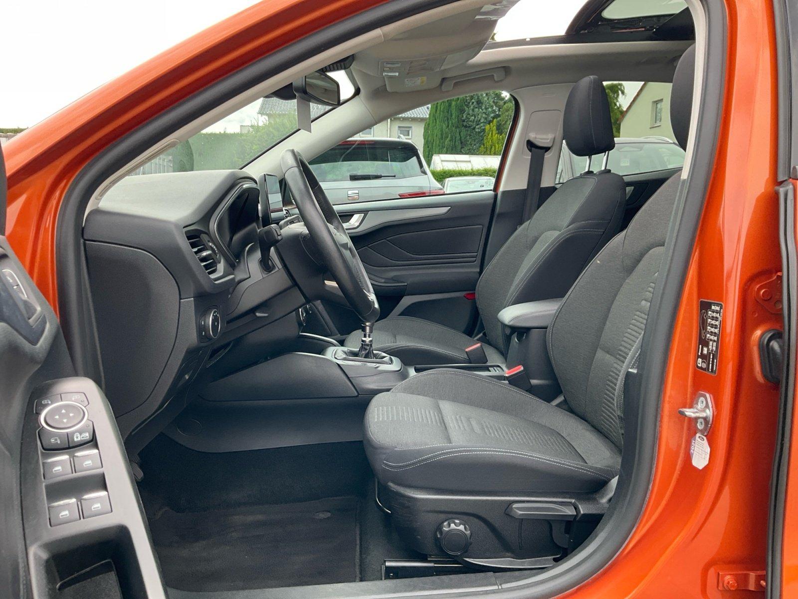 Ford Focus 1.5 EcoBoost Active NAVI LED PANO HUD
