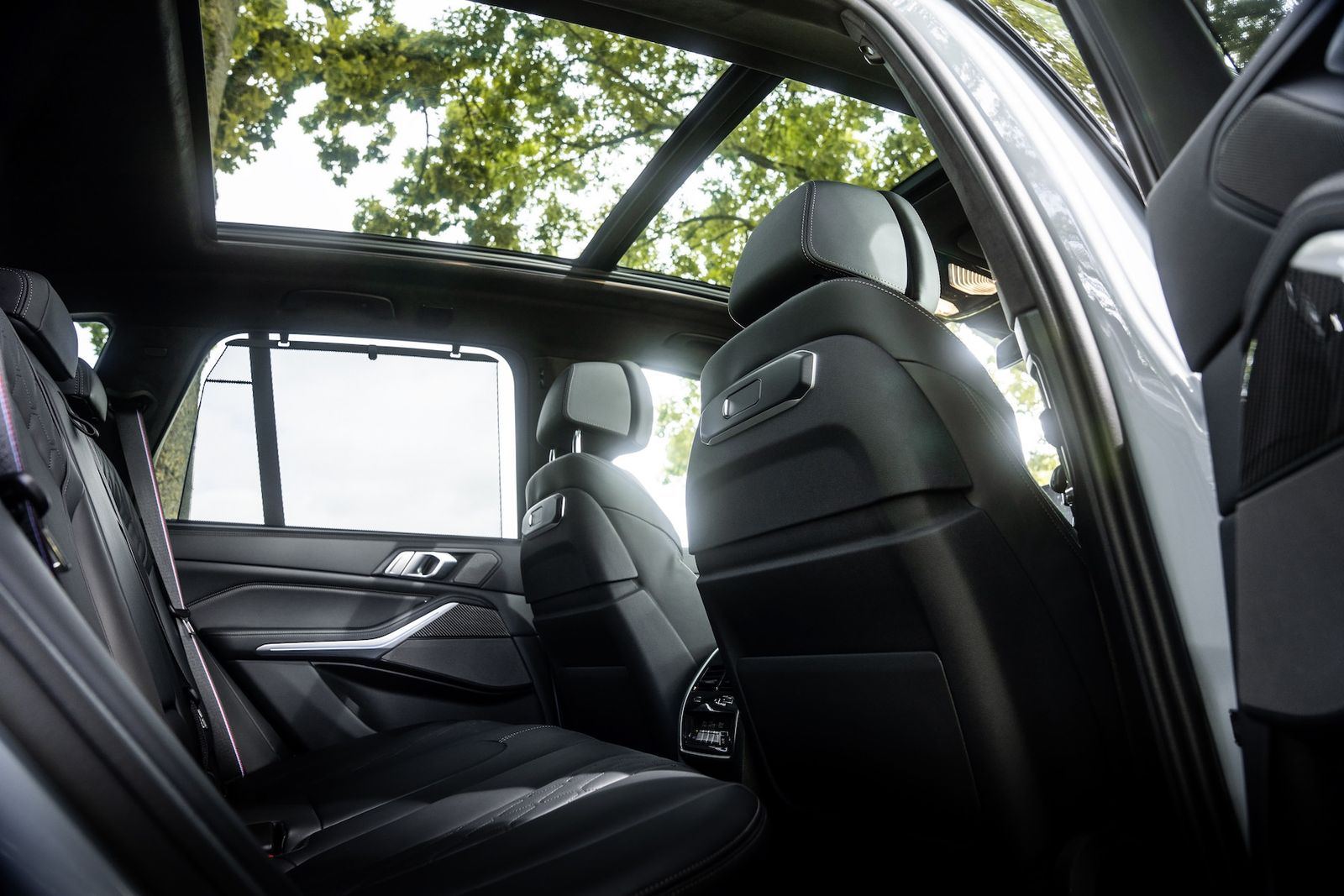 Fahrzeugabbildung BMW X5 40d xDrive M-SPORT PRO|AHK|CARBON|LUFT|ICONIC