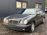 Mercedes-Benz E 320 Avantgarde**Limo.*Automatik*4Matic*Klima* - gebrauchte Mercedes-Benz E 320 aus dem Jahr 1998