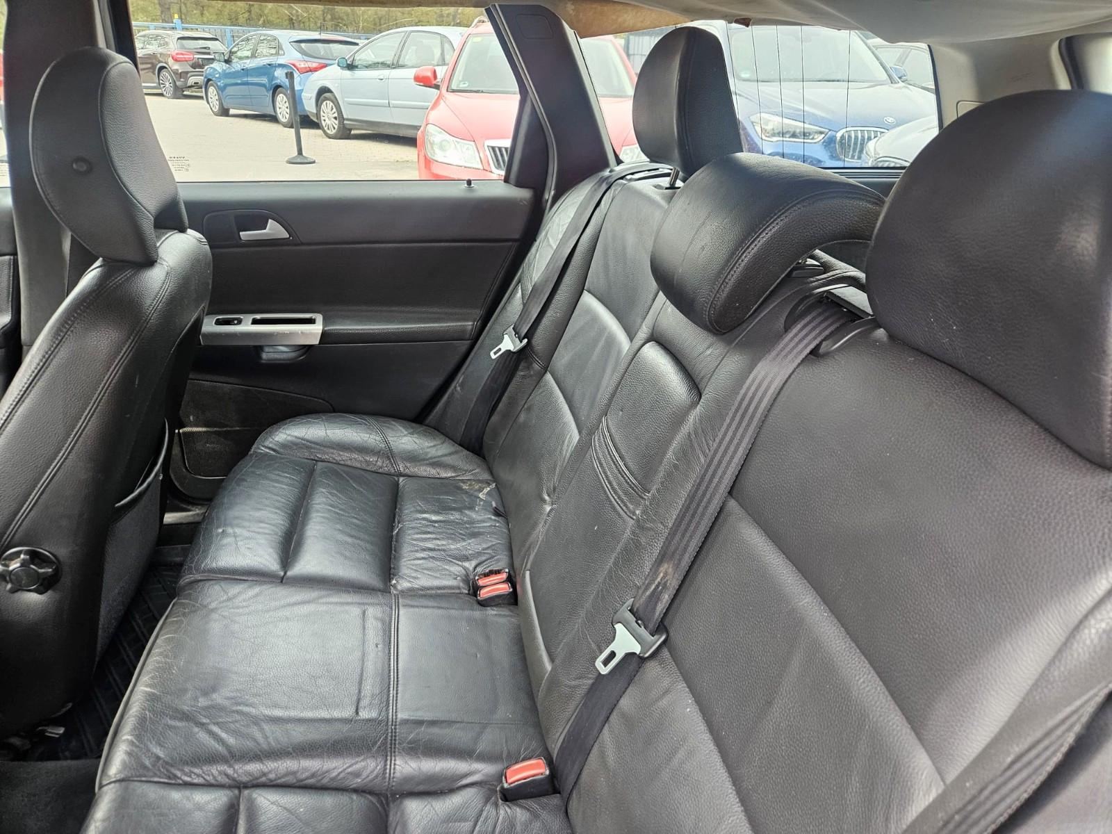 Volvo V50 2004 — photo 14