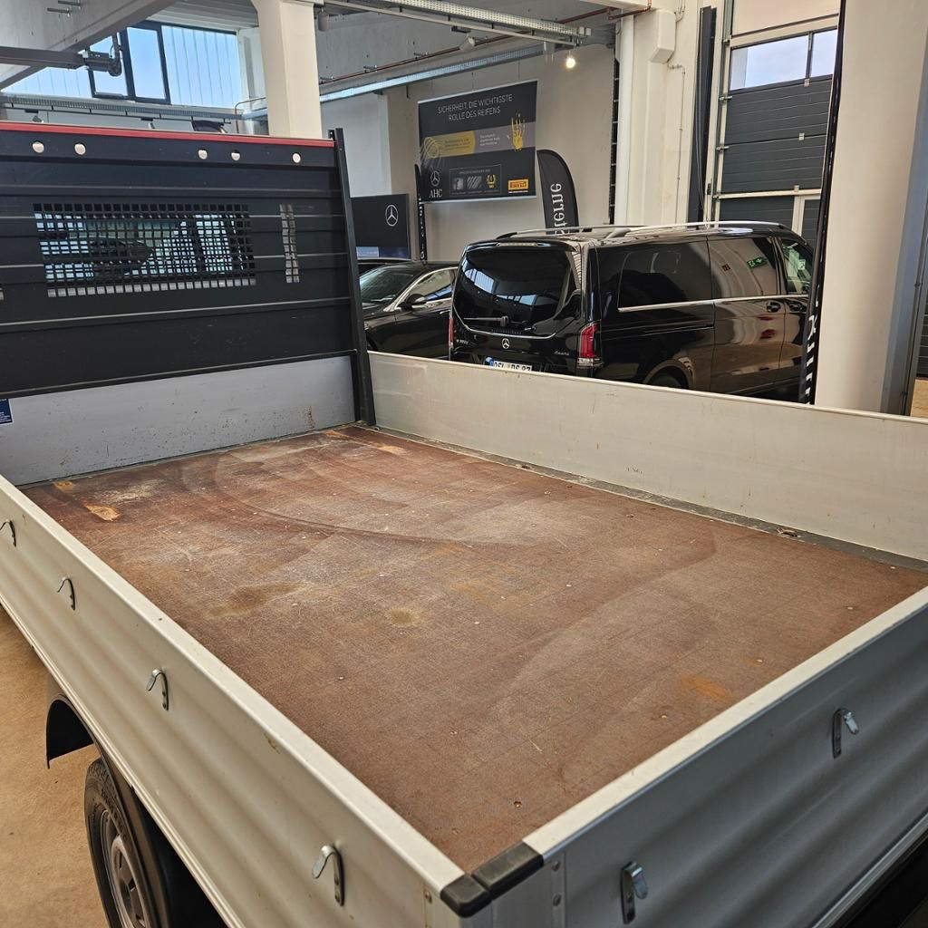 Fahrzeugabbildung Mercedes-Benz Sprinter 317 DOKA Pritsche 7 Sitze 3,5t AHK STHZ