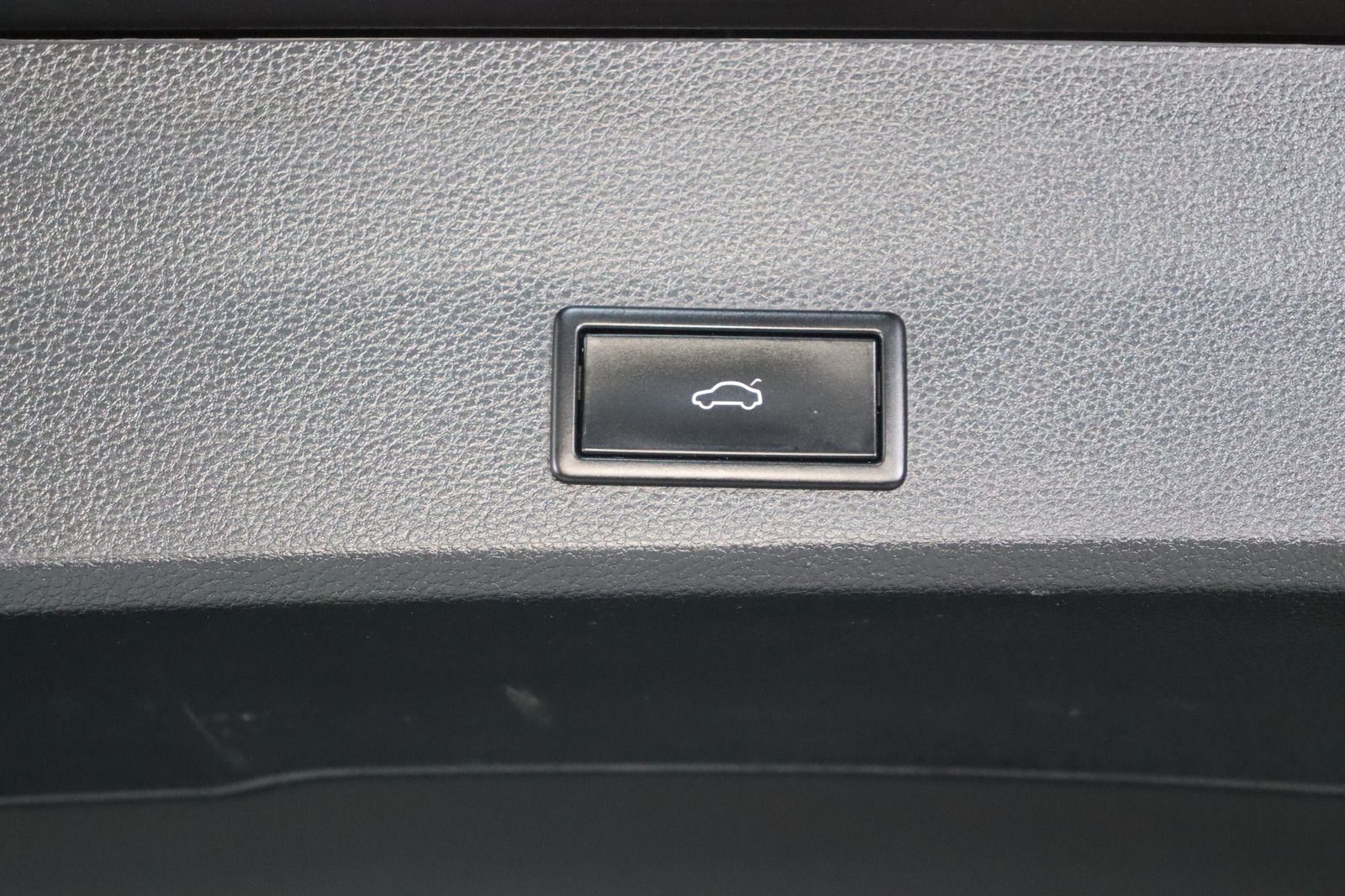 Fahrzeugabbildung SEAT Ateca 2.0 * Navi * LED * ACC * AHK