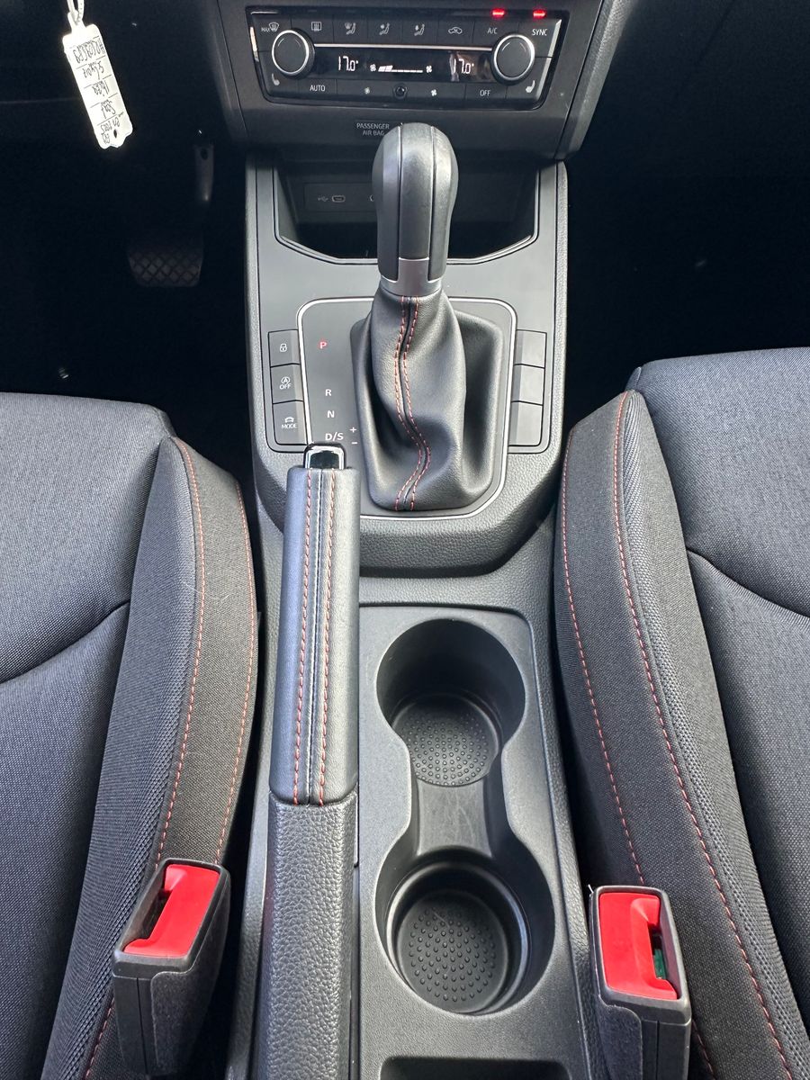 Fahrzeugabbildung SEAT Ibiza FR 1.0 TSI DSG NAV+LED+PDC+DAB+GANZJAHRES