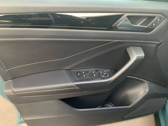 T-Roc 1.5 TSI DSG R LINE LED+AHK+ACC+KAMERA+NAVI