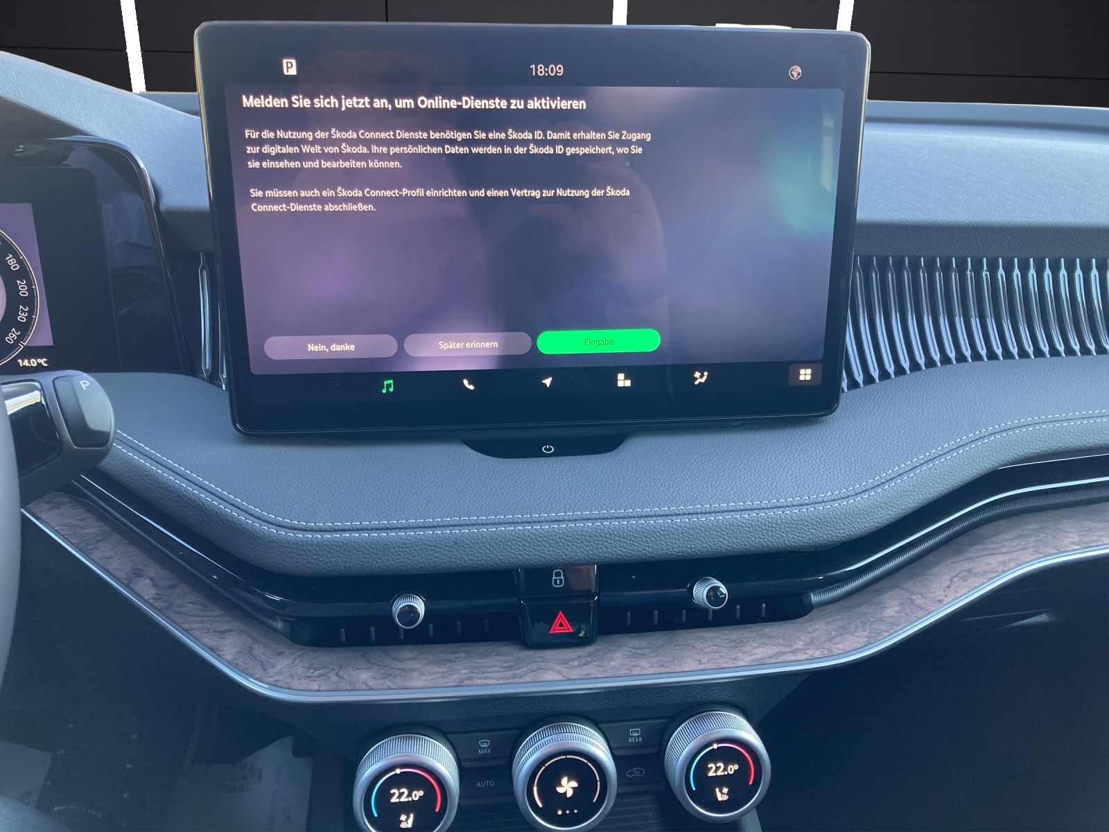 Fahrzeugabbildung SKODA Superb Combi 2.0 TDI L&K, DSG, AZV, Matrix, Navi