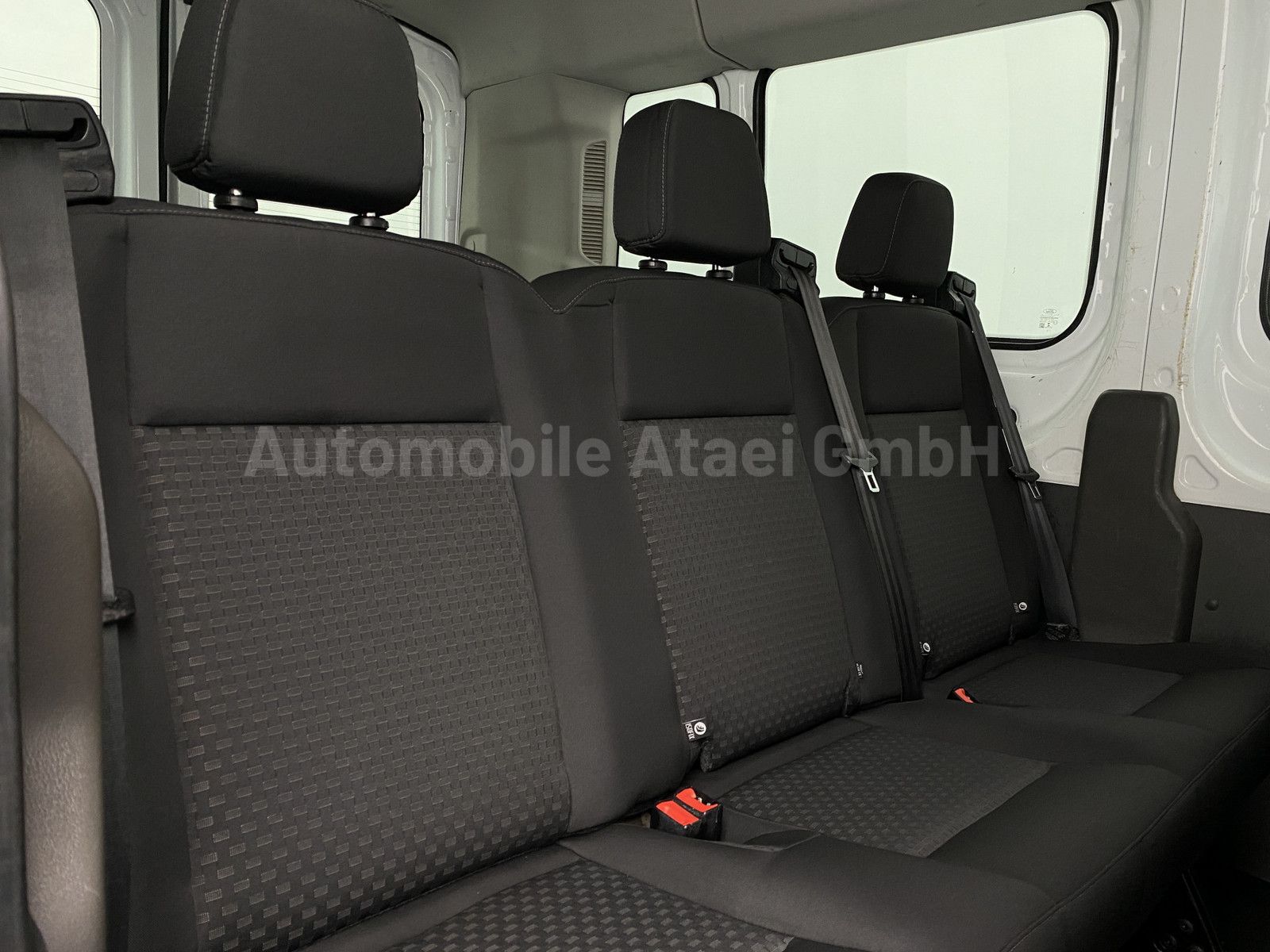 Fahrzeugabbildung Ford Transit 350 L3H2 *8-SITZE + STANDHZG.* (4171)