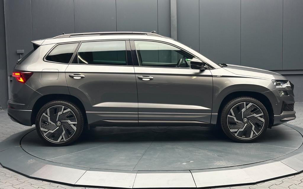 Skoda Karoq 2023 г. Серый, пробег 34000 км