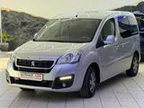 Peugeot Partner Tepee Active-Behindertengerecht-Rampe - Peugeot Partner: Van
