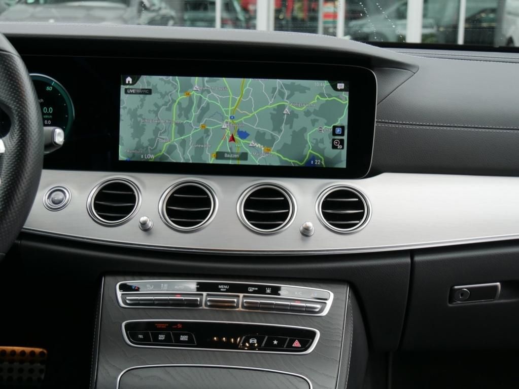 Mercedes-Benz E 300 de 4MATIC Limousine |AMG|DISTR|KEYL|NAVI
