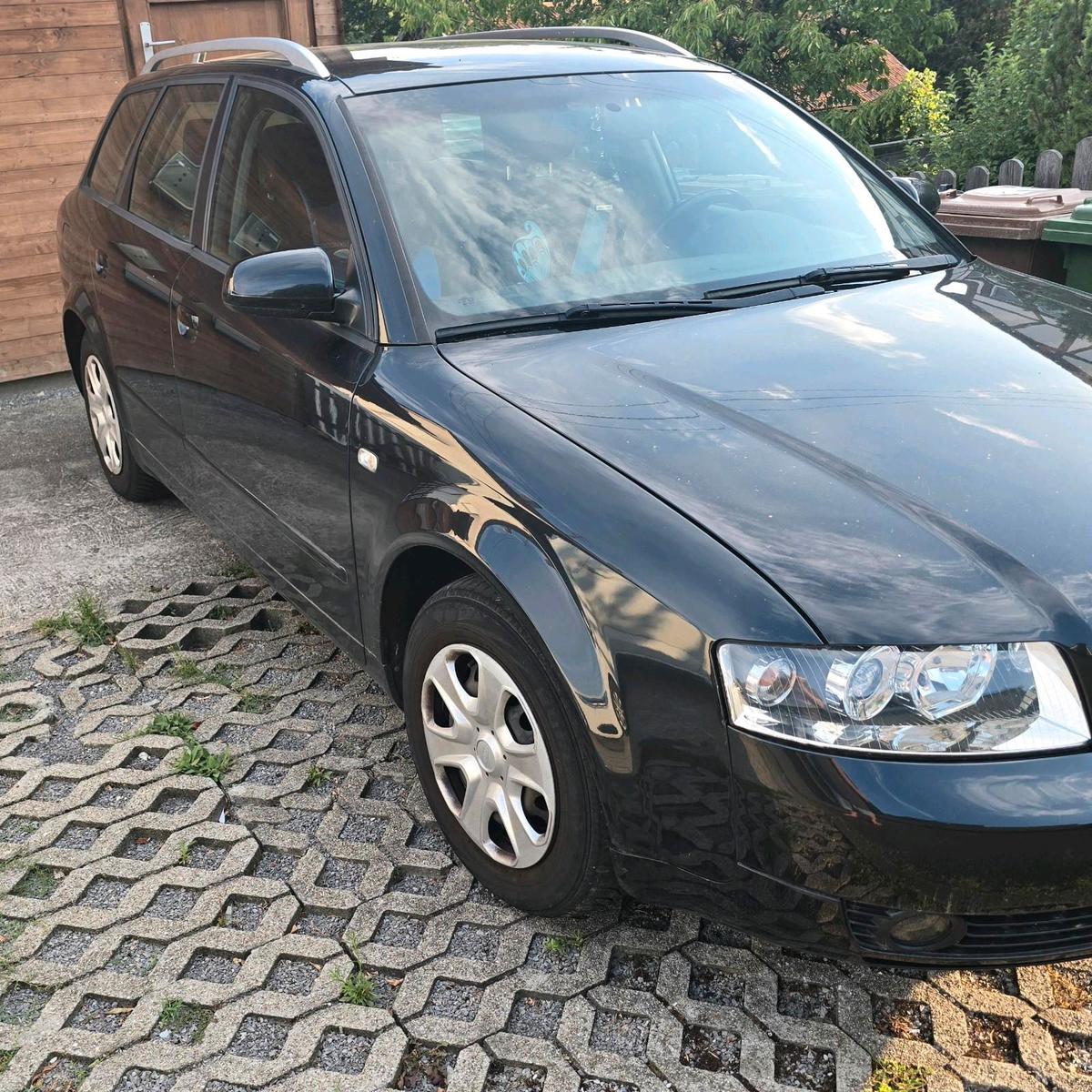 Audi A4 2004 — photo 9