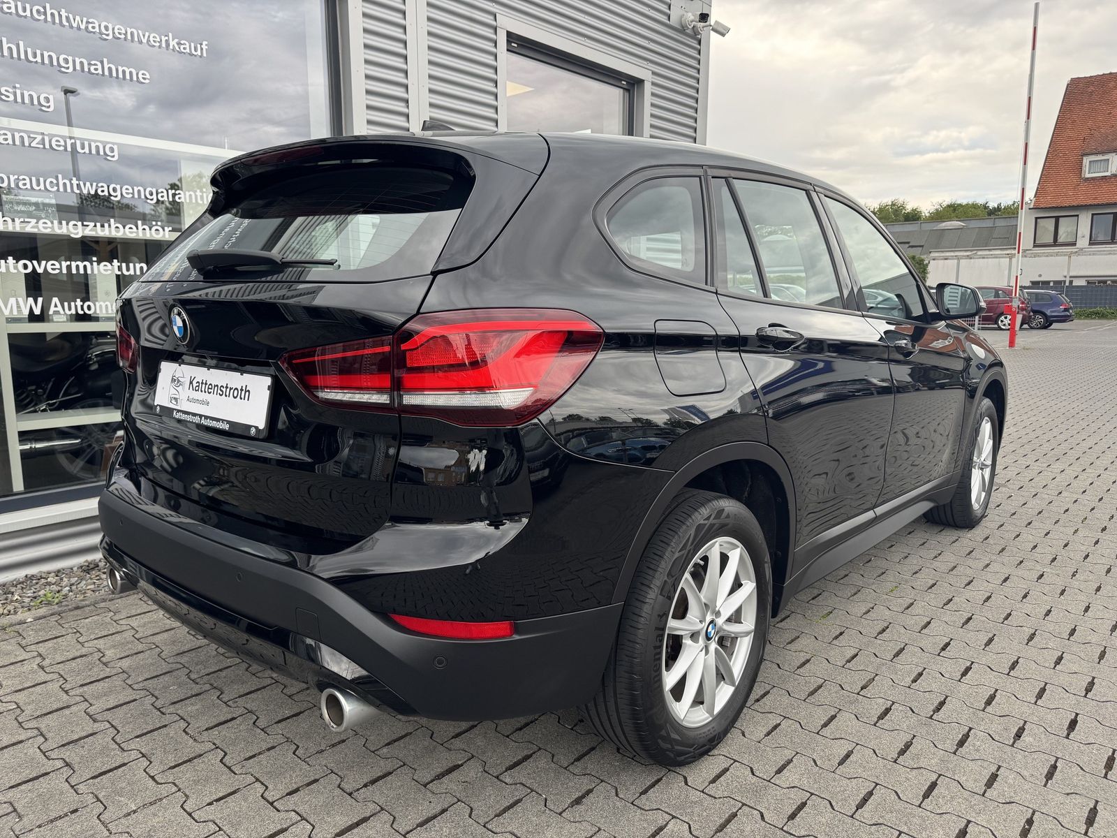 BMW X1 sDrive18d Advantage Kamera Sitzh Navi LED foto 2