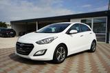 Hyundai i30 YES 1.6*Kamera*Navigation*Tempomat*SHZ*PDC* - Hyundai i30: Limousine