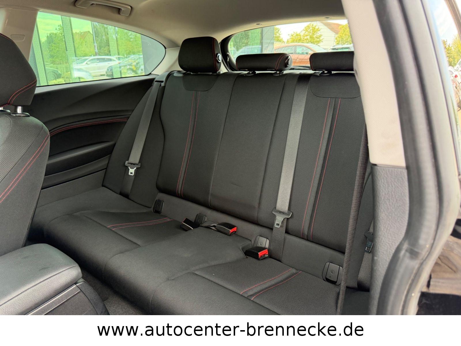 BMW 118i Sport Line*Schiebedach*LED*PDC*8-fach ber*