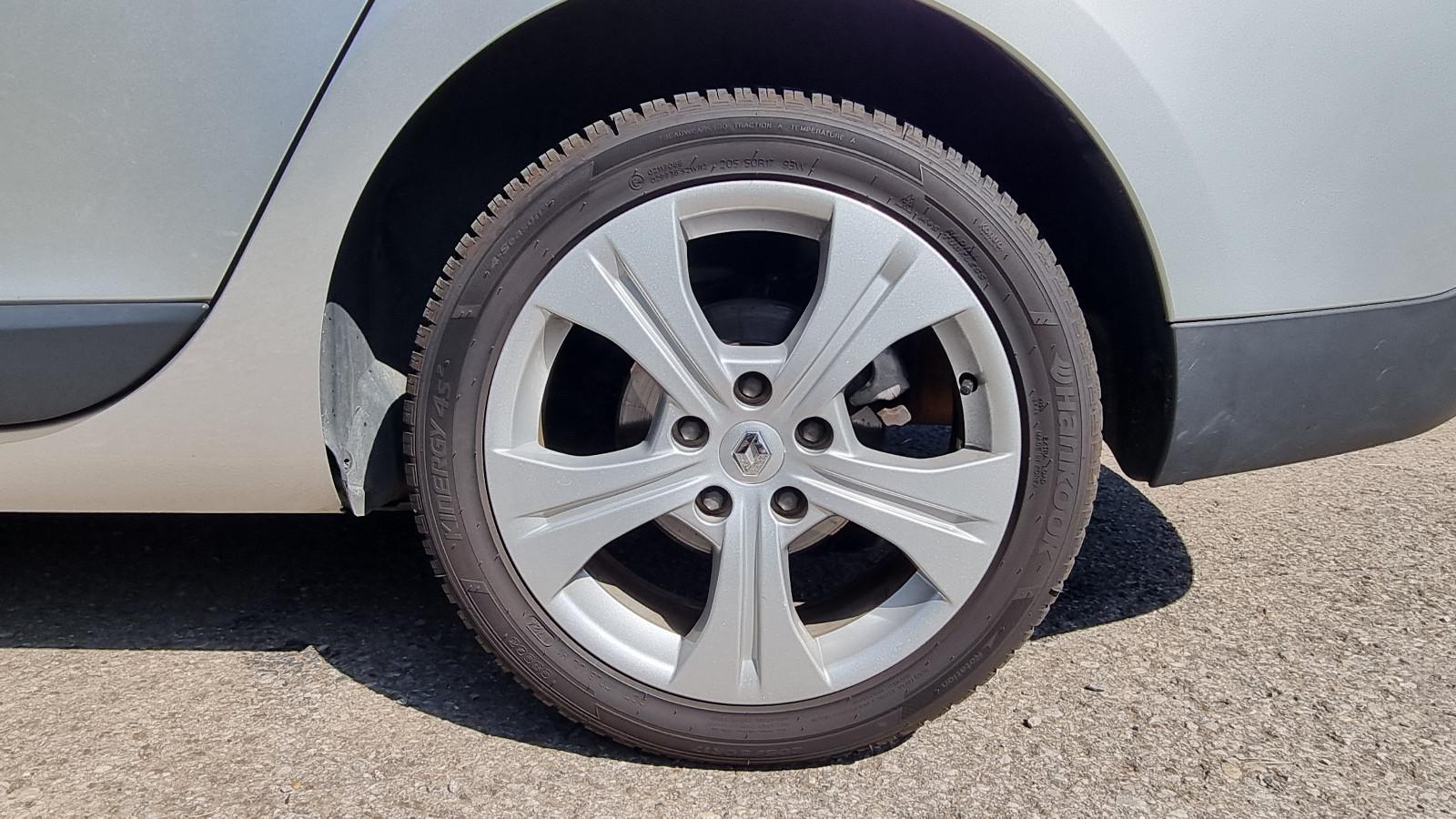 Renault Megane 2011 — photo 9