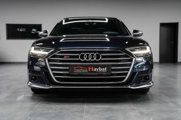 Audi S8 - 2