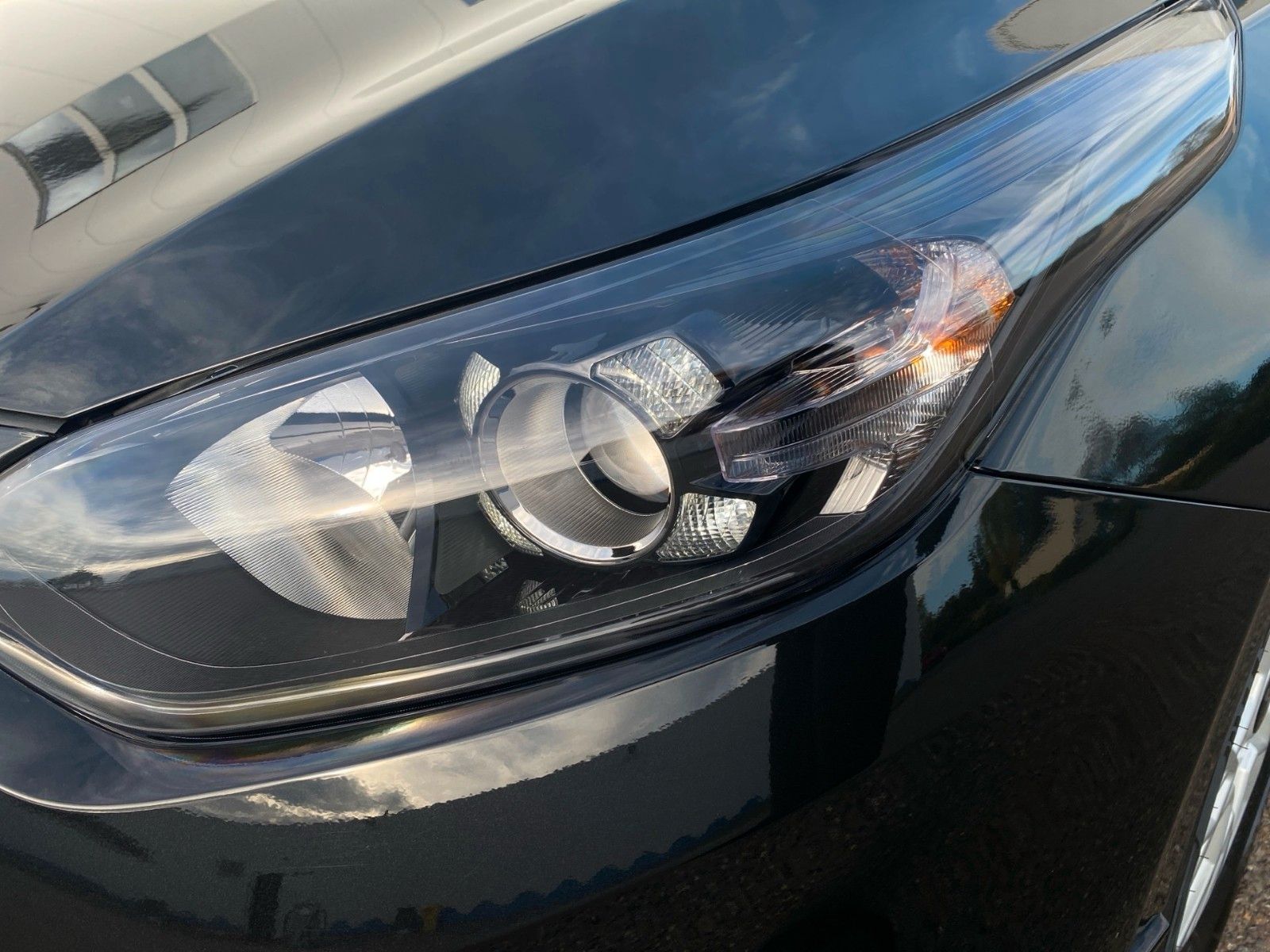 Fahrzeugabbildung Kia Ceed_5 1.5T 48V DCT 140 ULTIMATE STD