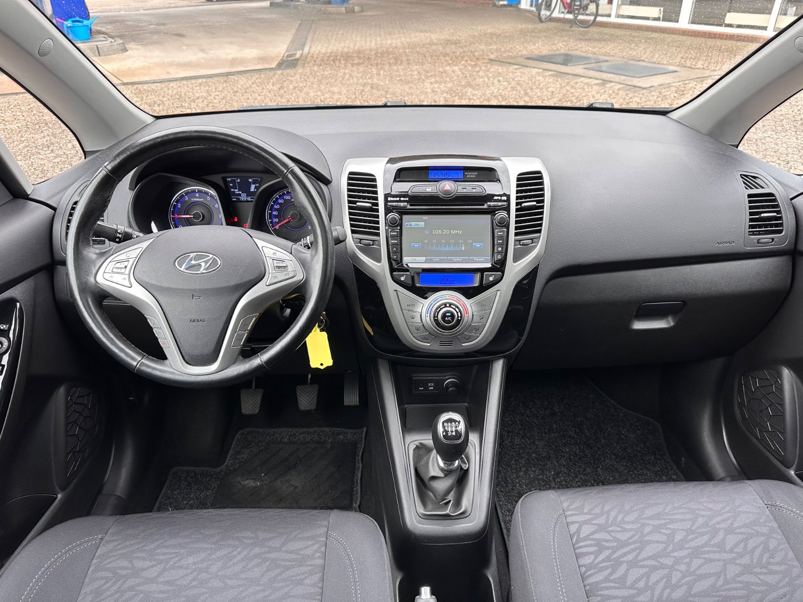 Fahrzeugabbildung Hyundai ix20 blue Passion 1.4 Pano/Kamera/Navi/SHZ/GRA