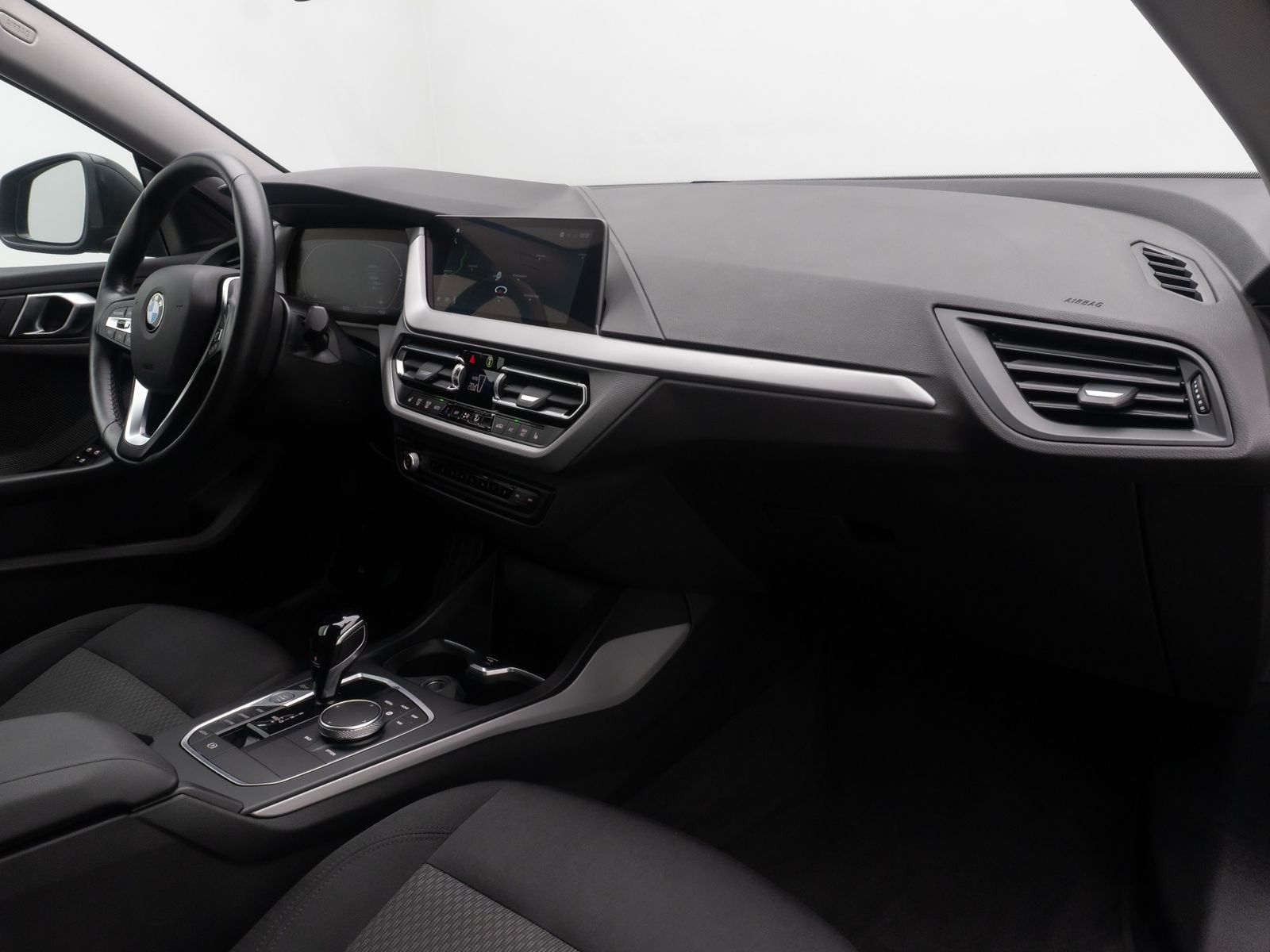 Fahrzeugabbildung BMW 218i Gran Coup&eacute; DAB GeschwindigReg PDC CockpitPr