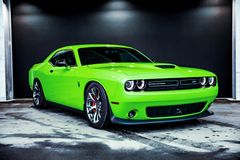 DODGE Challenger SRT 6.4l V8 - Unfallfrei - DE Modell