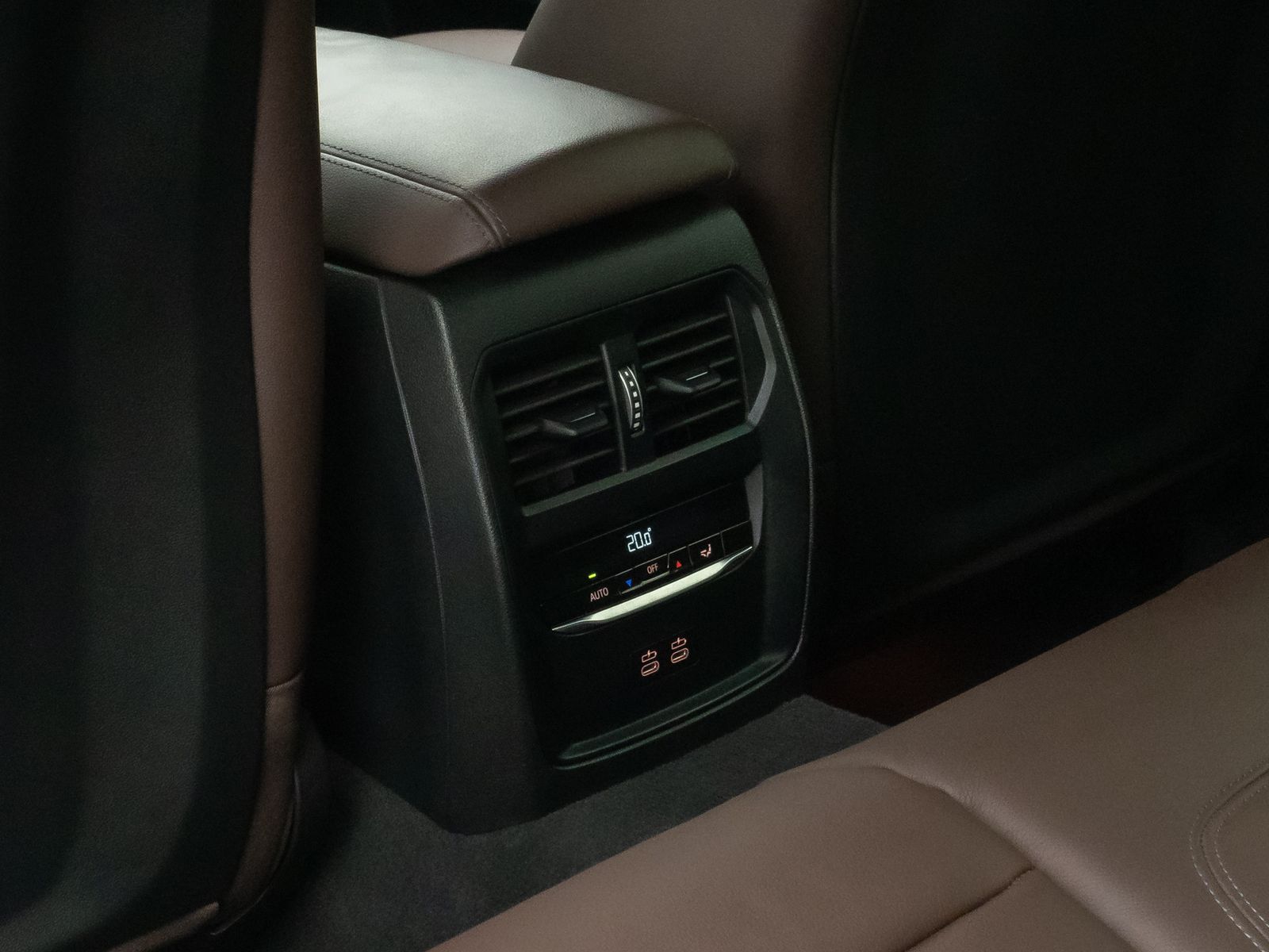 Fahrzeugabbildung BMW 320d  xD M Sport Kamera HUD DAB H/K Alarm 19Zoll