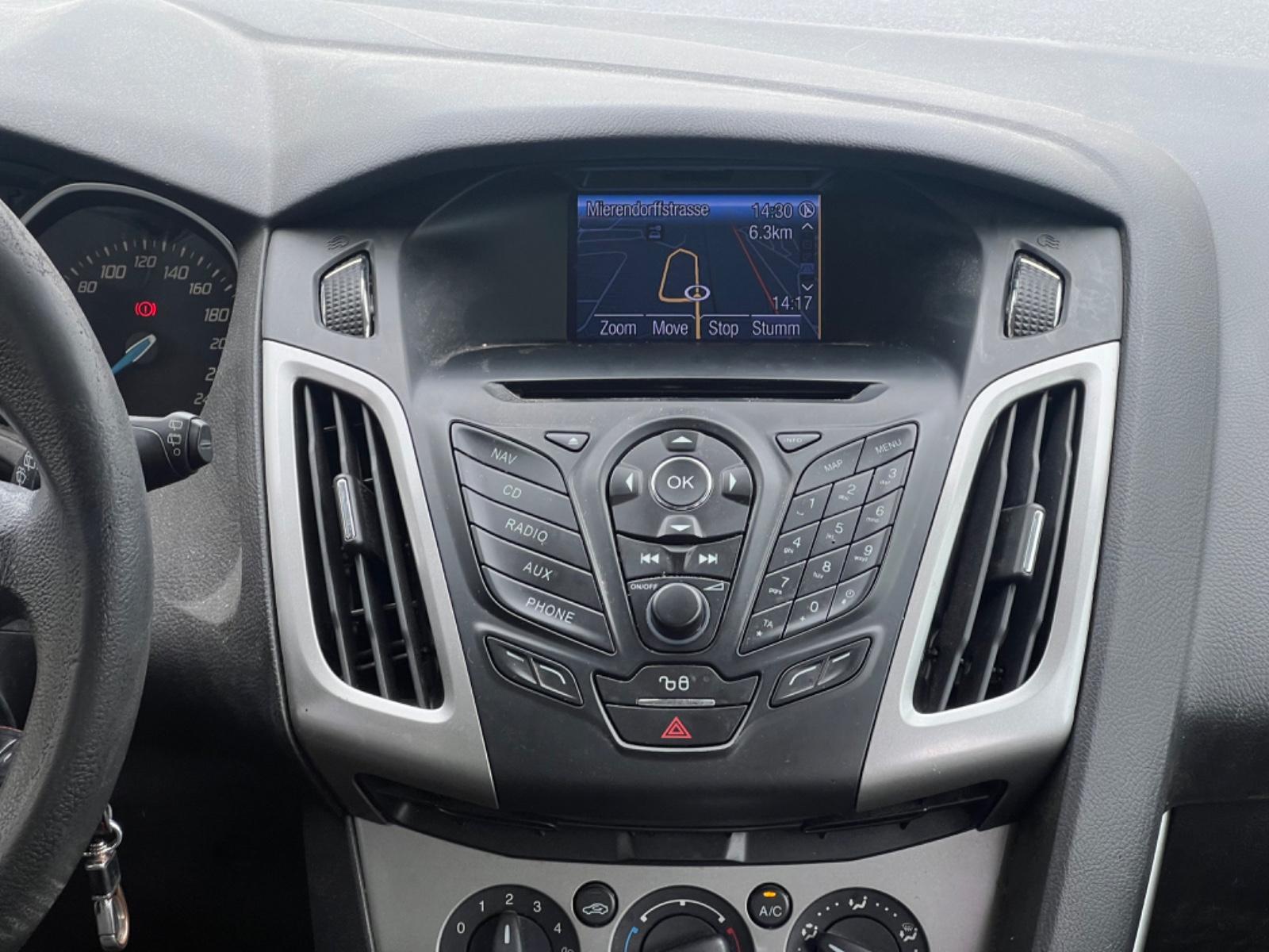 Ford Focus 2013 — photo 14