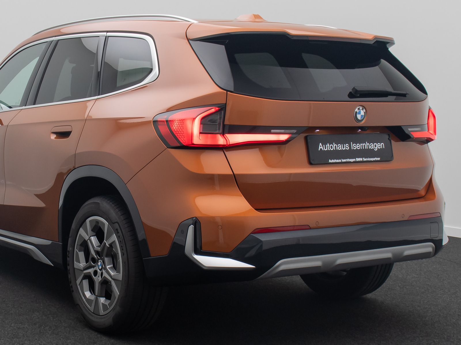 Fahrzeugabbildung BMW X1 xD23d xLine Panoram 360&deg;HUD AHK H/K DAB Voll