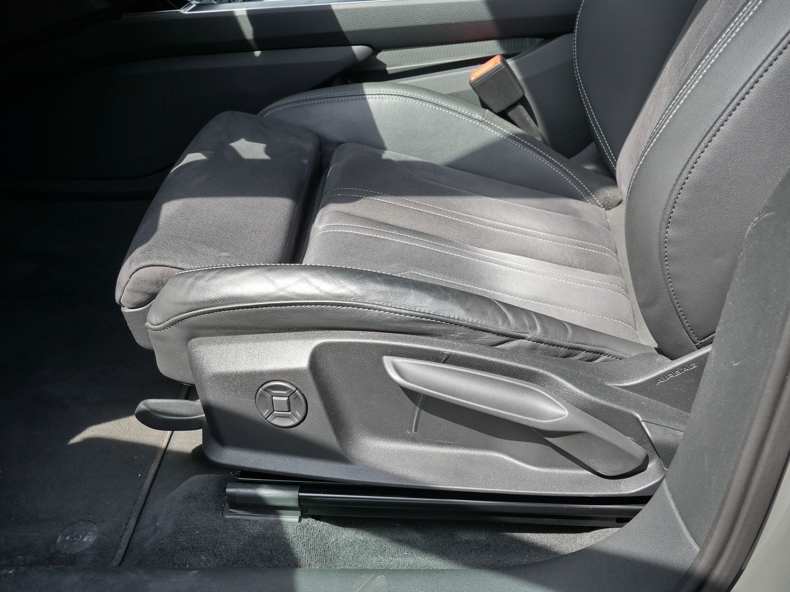 Audi Q8 e-tron - Bild 22