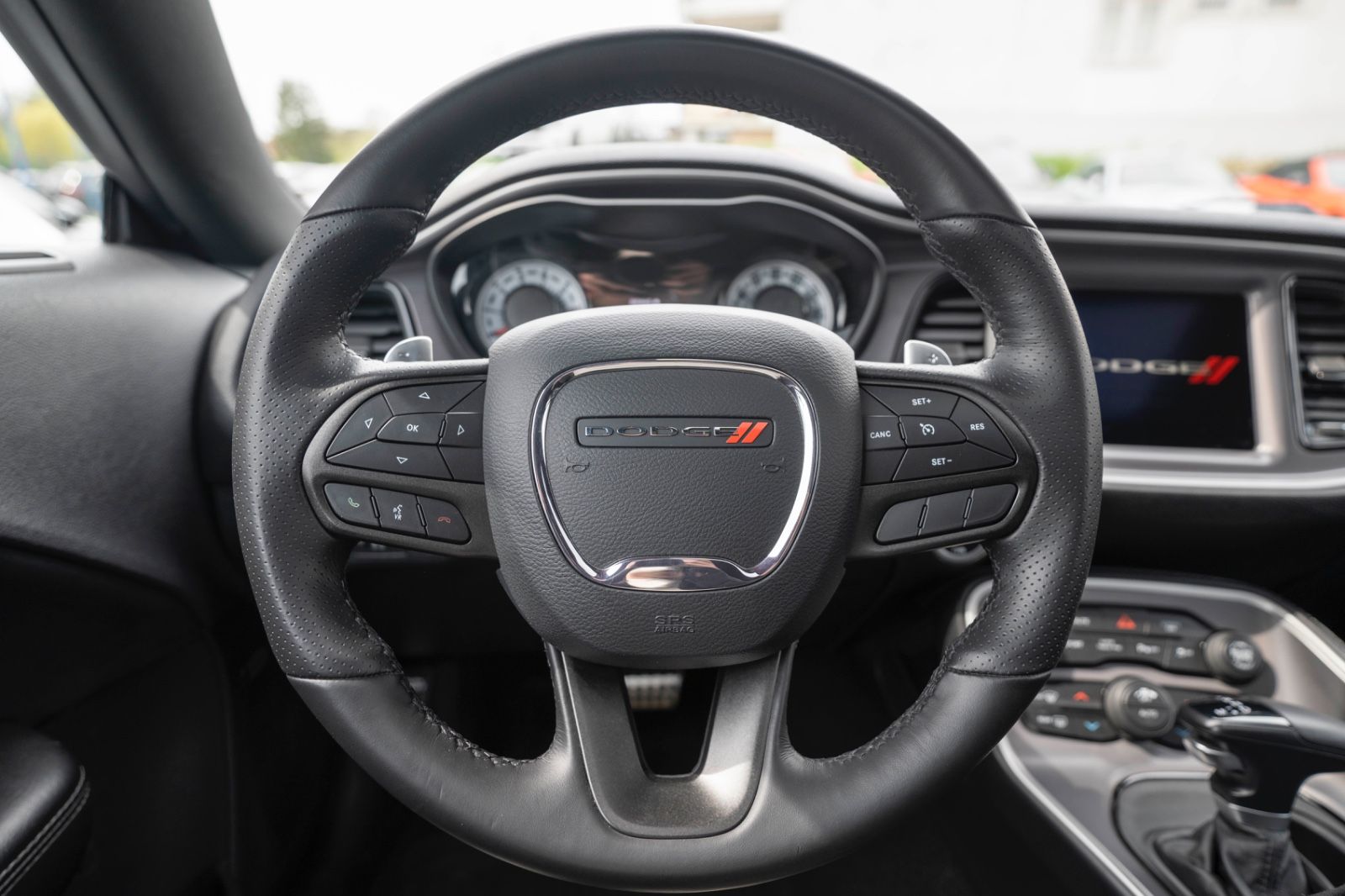 Fahrzeugabbildung Dodge Challenger 5.7L  R/T SHAKER CARPLAY KAM ALPINE