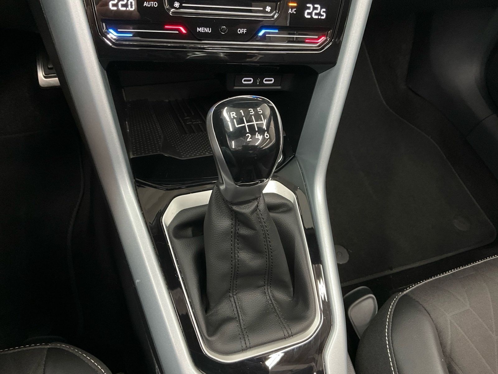 Volkswagen T-Roc - Bild 15