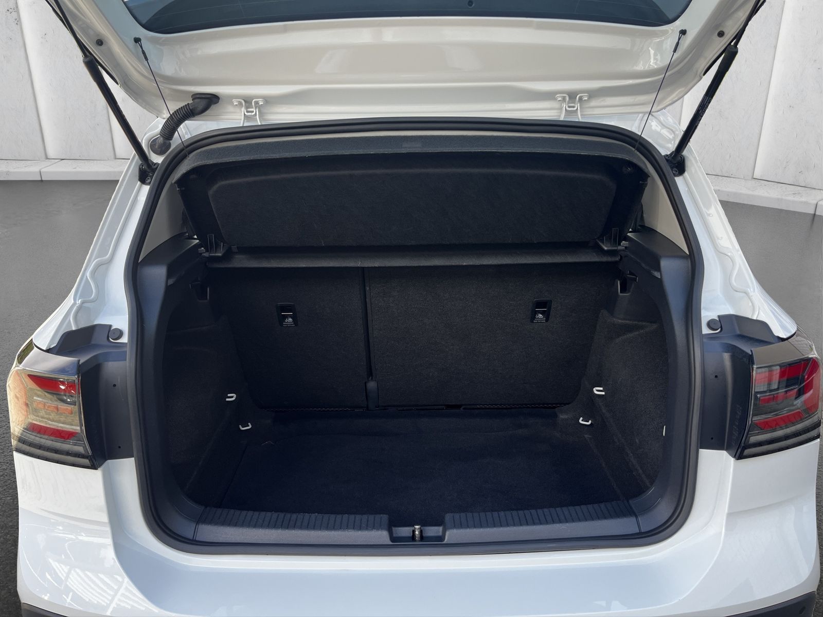 Fahrzeugabbildung Volkswagen T-Cross 1.0 TSI*ViCo*App-Connect*PDC*LED*Temp.**