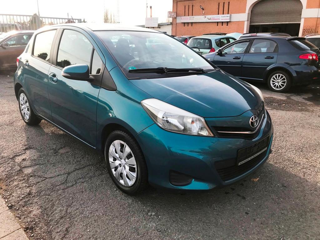 Toyota Yaris Life 1.3/2.Hand/Rück.Kamera/Tüv Neu