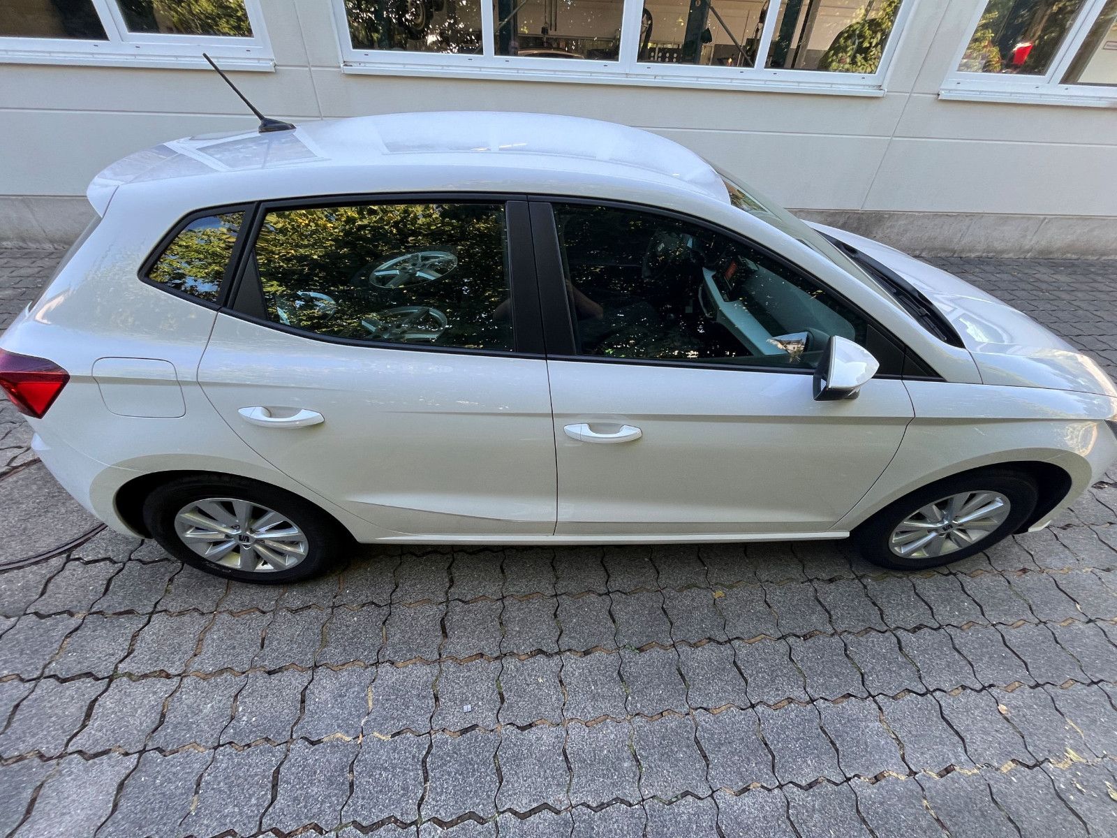 Fahrzeugabbildung SEAT Ibiza 1,0 TSI SHZ PDC LED ALU PDC FULL LINK MFL