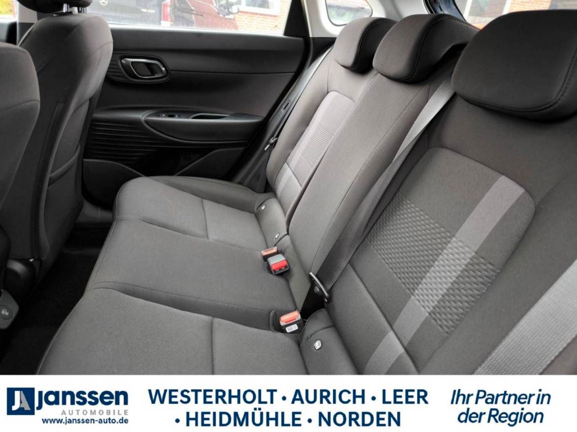 Fahrzeugabbildung Hyundai i20 Trend, Komfortpaket/Navi/Rückfahrkamera/Sitz