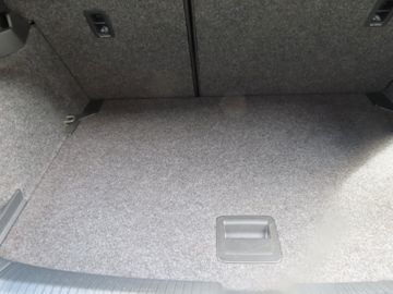 Fotografie 15 des VW Polo VI Highline 1.0 85kw R-Line Paket Pano