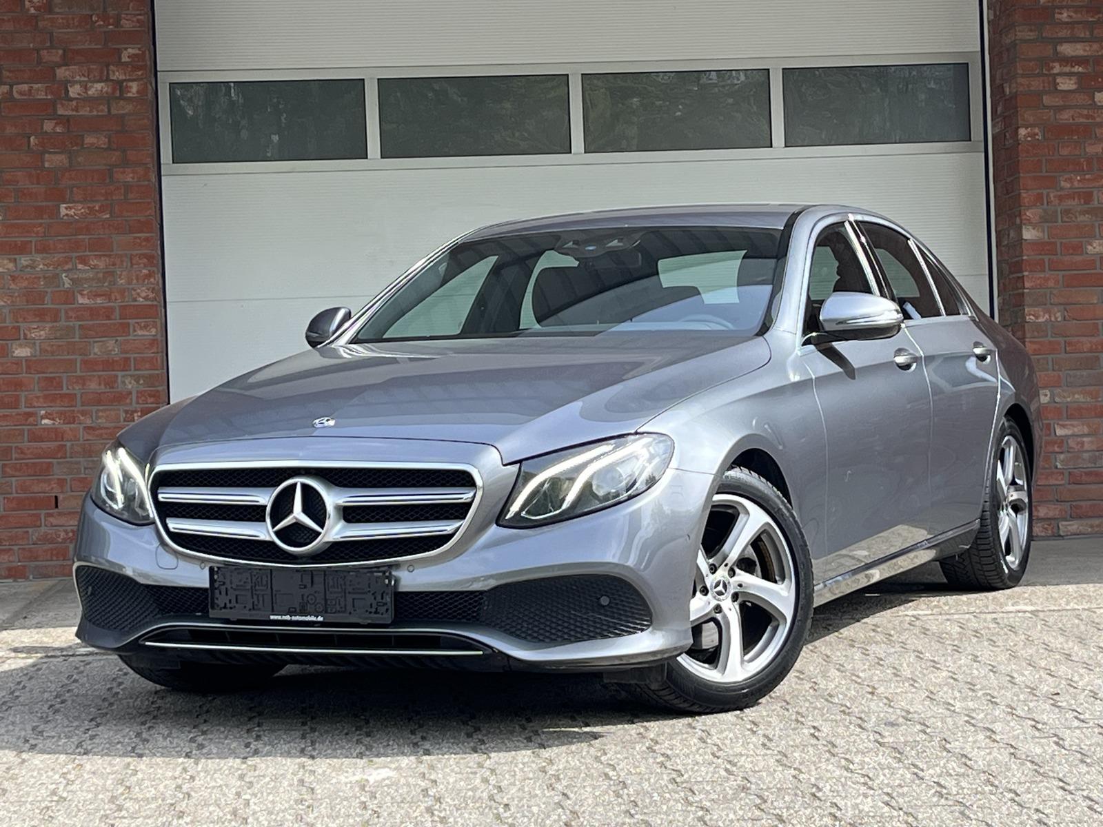 Mercedes-Benz E 220 HeadUp Sportsitze Vollleder Kamera